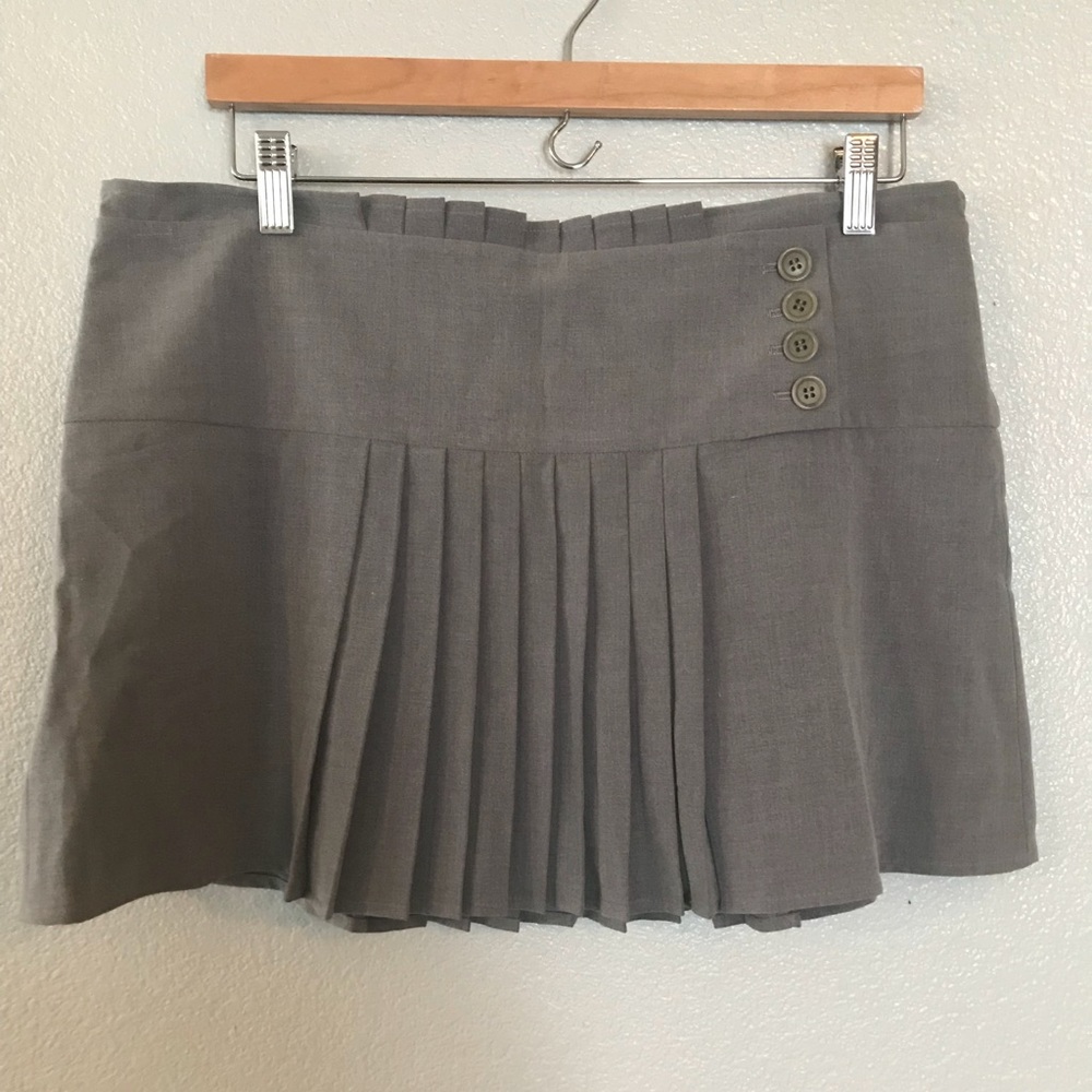 BCBG pleated skirt